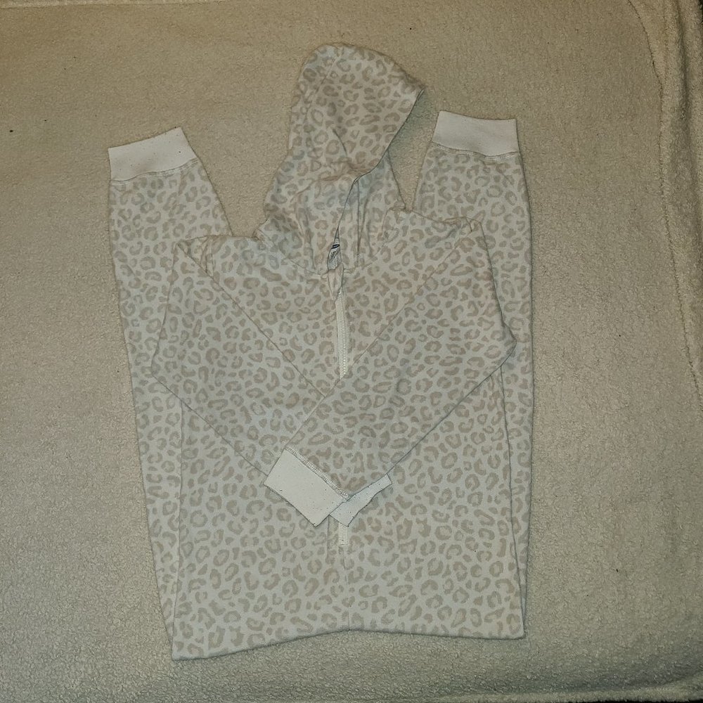 5/$30 Girls Old Navy Hooded Fleece Zip Up Pajamas
